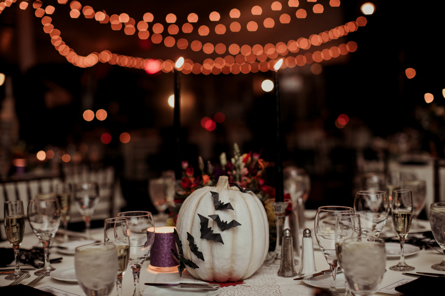 white pumpkin wedding table decor